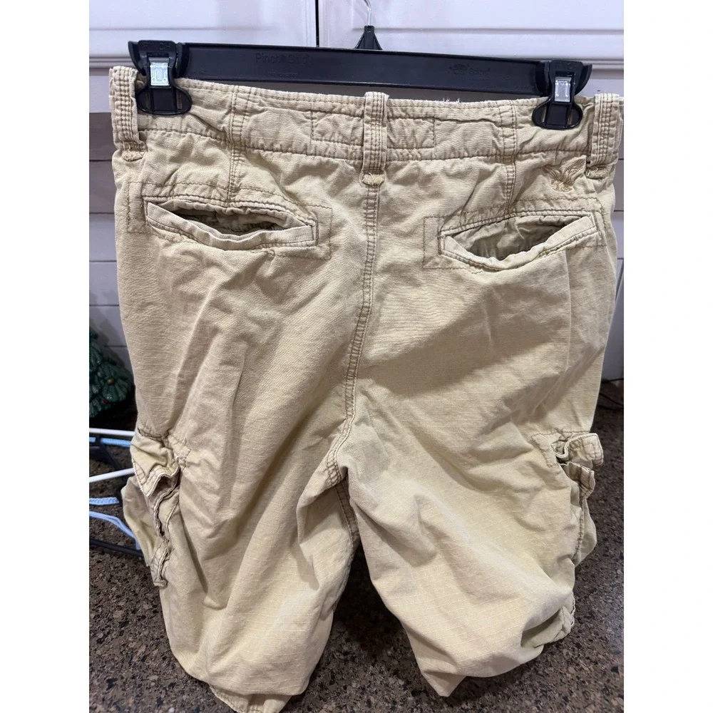 American Eagle Outfitters no holes